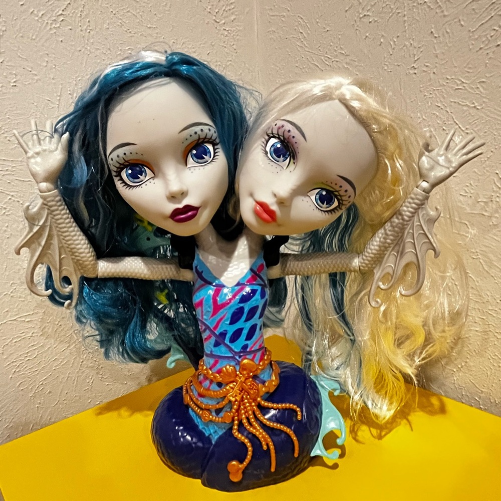 Monster High Peri And Pearl Styling Head Doll